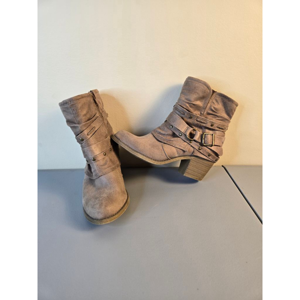 Women's SO Taupe Ankle Boots & Booties Size 6